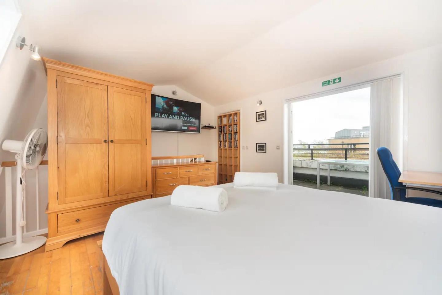 Sunny Maisonette With Views Over Canary Wharf, 伦敦 外观 照片