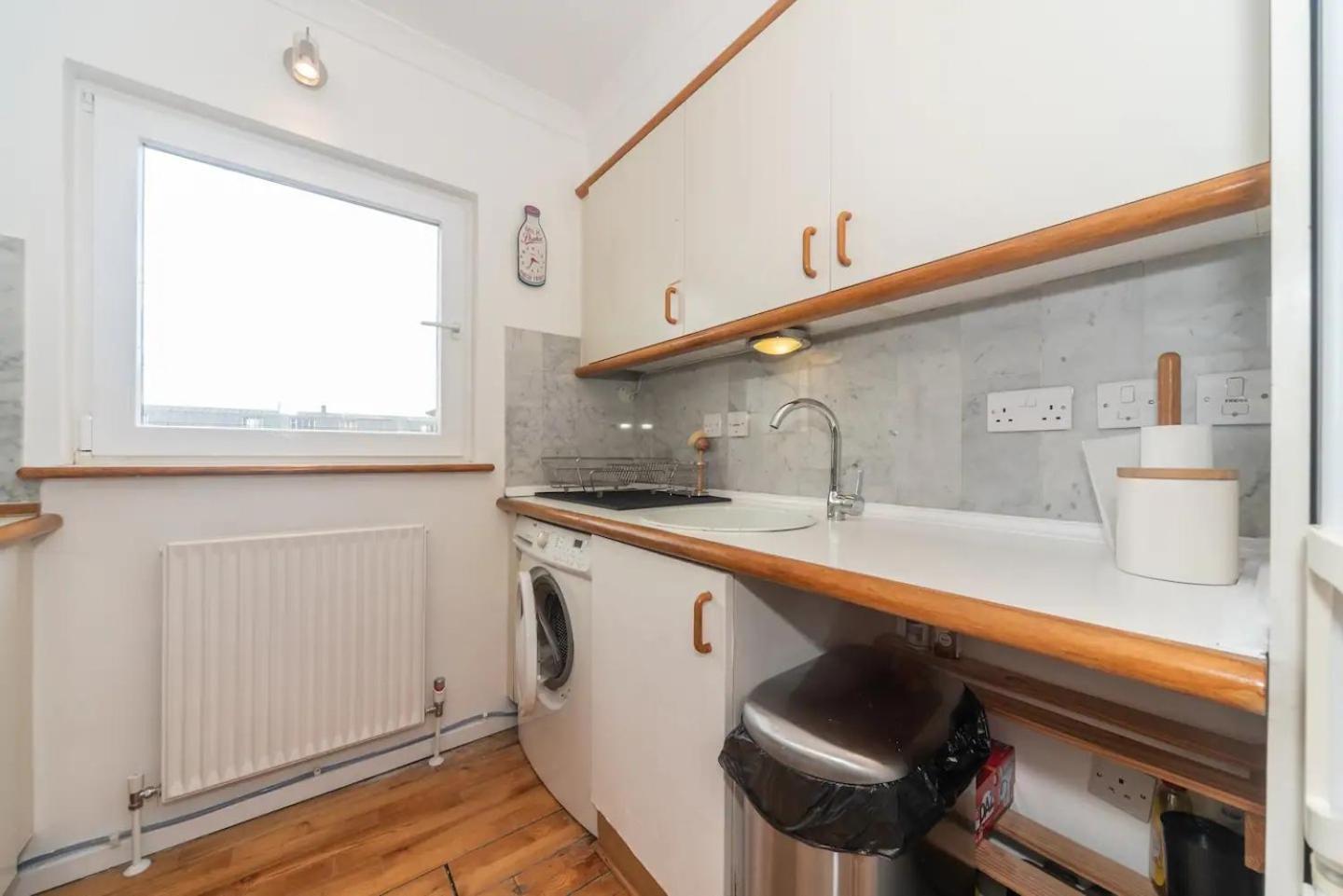 Sunny Maisonette With Views Over Canary Wharf, 伦敦 外观 照片