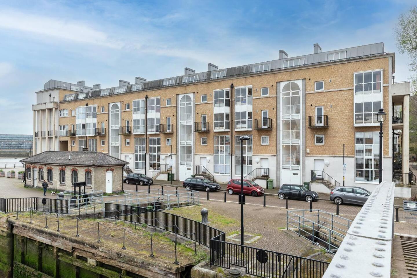 Sunny Maisonette With Views Over Canary Wharf, 伦敦 外观 照片