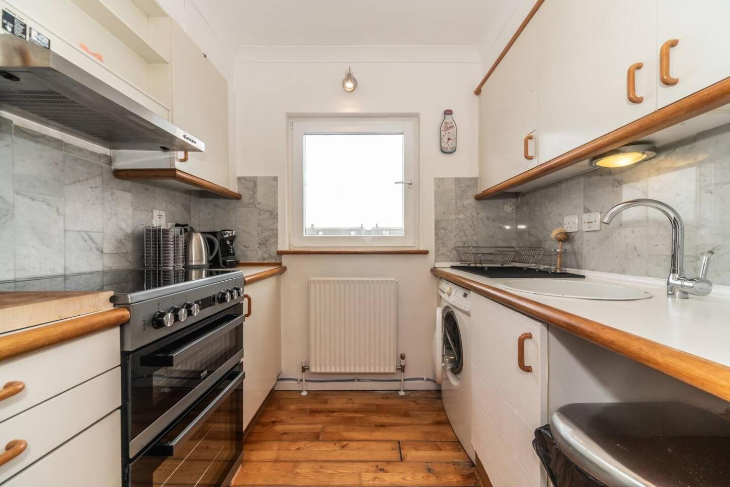 Sunny Maisonette With Views Over Canary Wharf, 伦敦 外观 照片