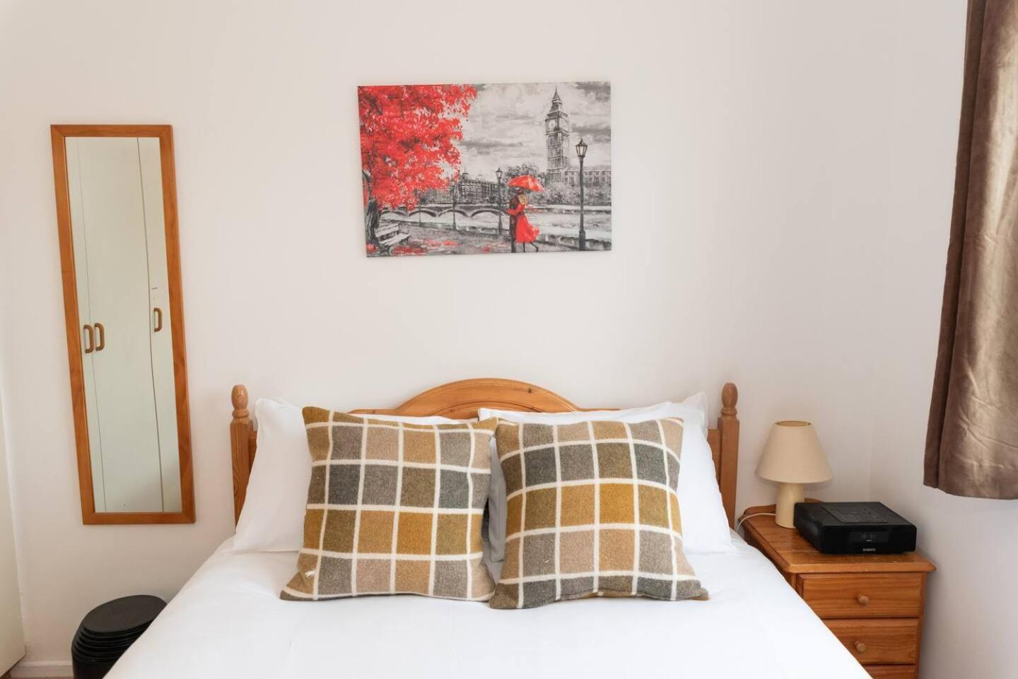 Sunny Maisonette With Views Over Canary Wharf, 伦敦 外观 照片