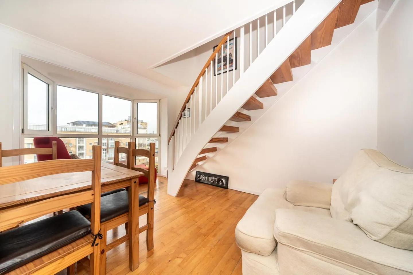 Sunny Maisonette With Views Over Canary Wharf, 伦敦 外观 照片