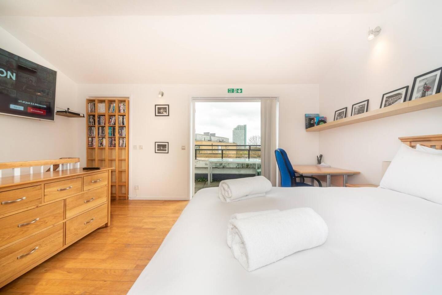 Sunny Maisonette With Views Over Canary Wharf, 伦敦 外观 照片